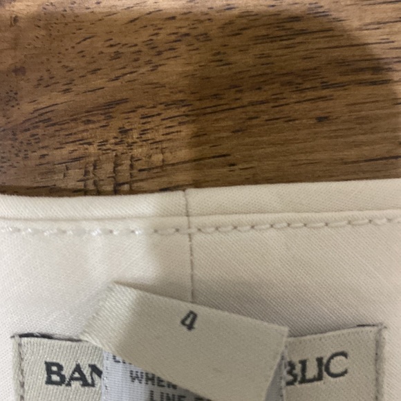 Banana Republic stretchy skirt - Picture 4 of 4